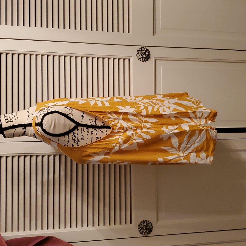 Old Navy Mustard Floral Tank Top - Picture 3 of 6
